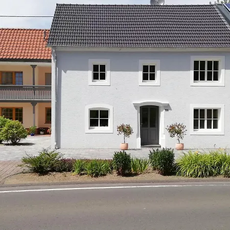 Eifel-ferienhaus Marga * 普鲁姆